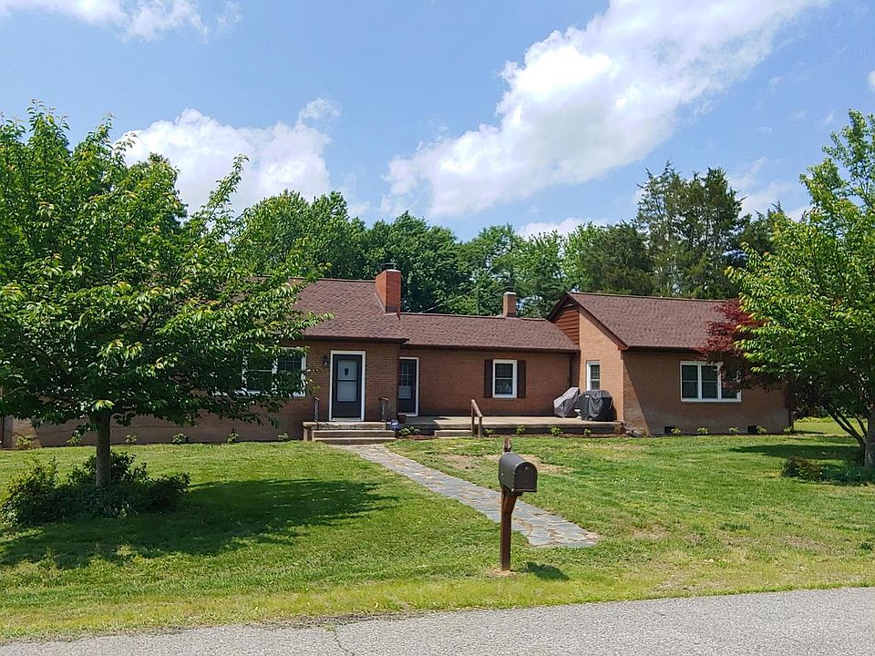 1st image of 11 Braxton Ln