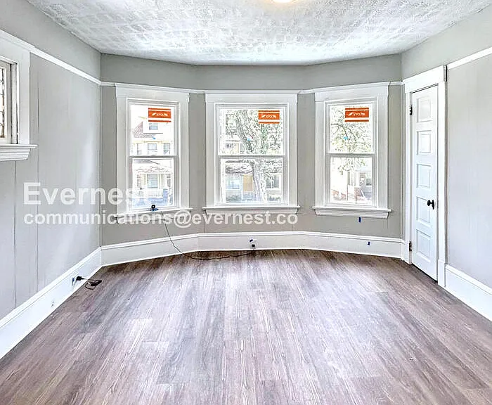 2216 E 82nd St — Photo 12