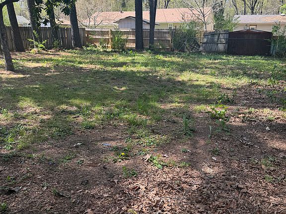 3rd image of 525 2nd Ave