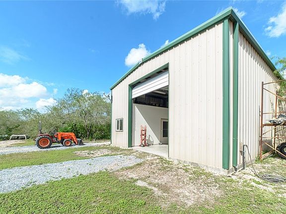 4th image of 34430 Brecha Dr
