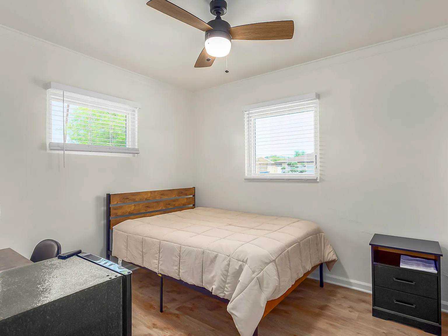 4 bed, 5.0 bath, 2131 sqft, $854 — Photo 2