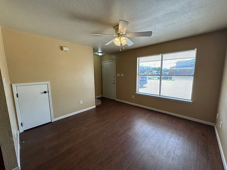 1210 Monroe Lp — Photo 26