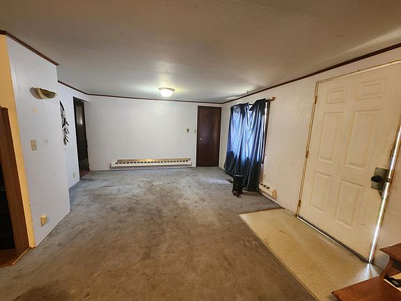4th image of 656 S Madison St