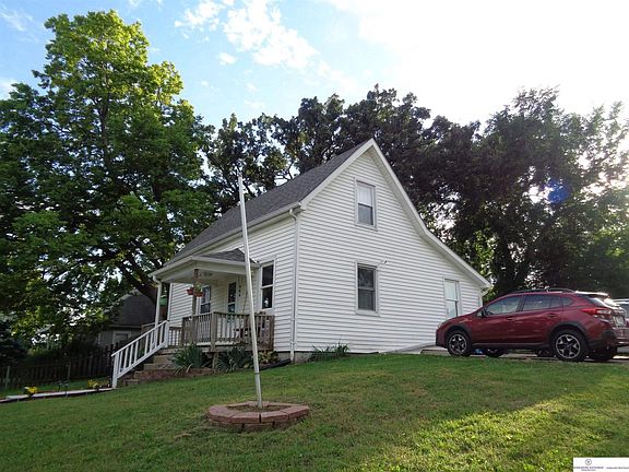 2nd image of 404 S 11th St