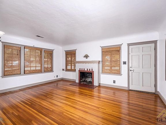 3rd image of 130 Pacific St