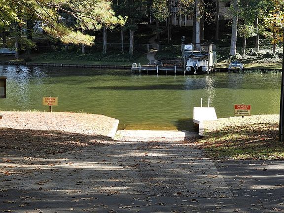 5th image of 144 Forest Hill Dr
