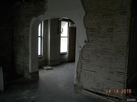4th image of 5028 Terry Ave