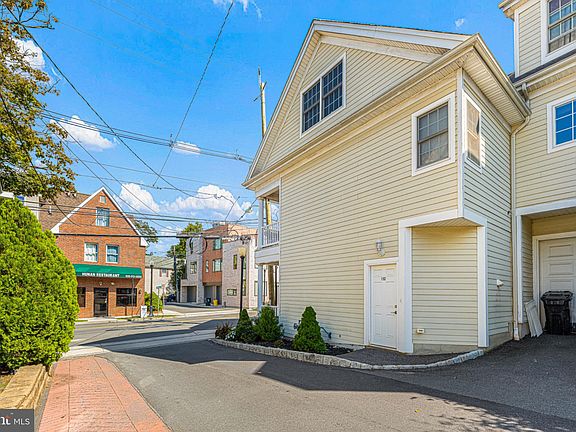 3rd image of 152 Witherspoon St