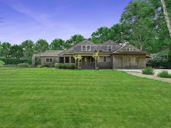 2nd image of 9 Woodland Way