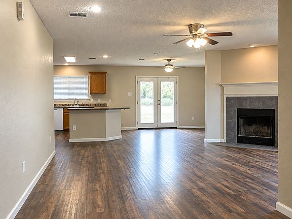 4th image of 309 Spurlock Dr