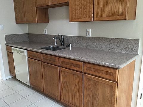 4th image of 688 Tamarack Dr
