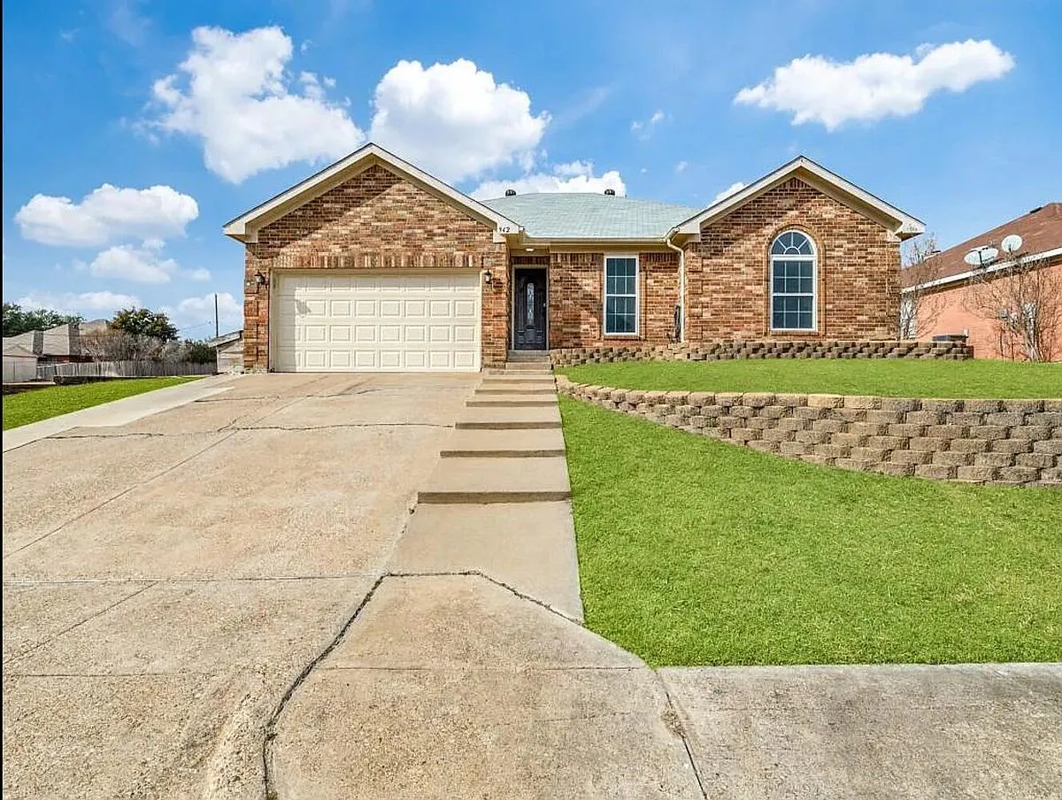 942 Jacobs Crossing Court Burleson TX 76028 — Photo 1