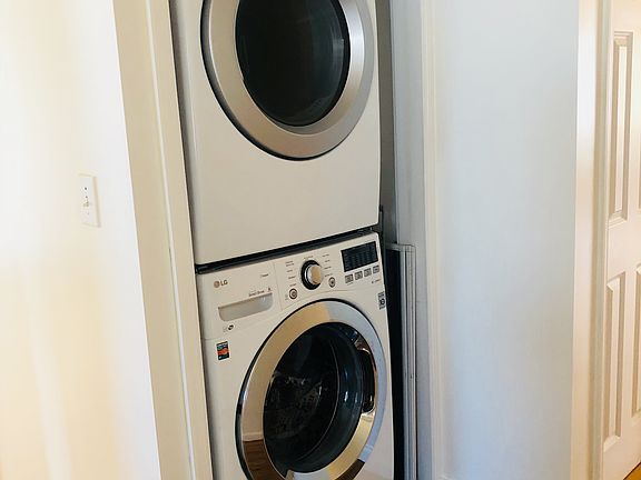 3rd image of 125 28th Ave APT 2A