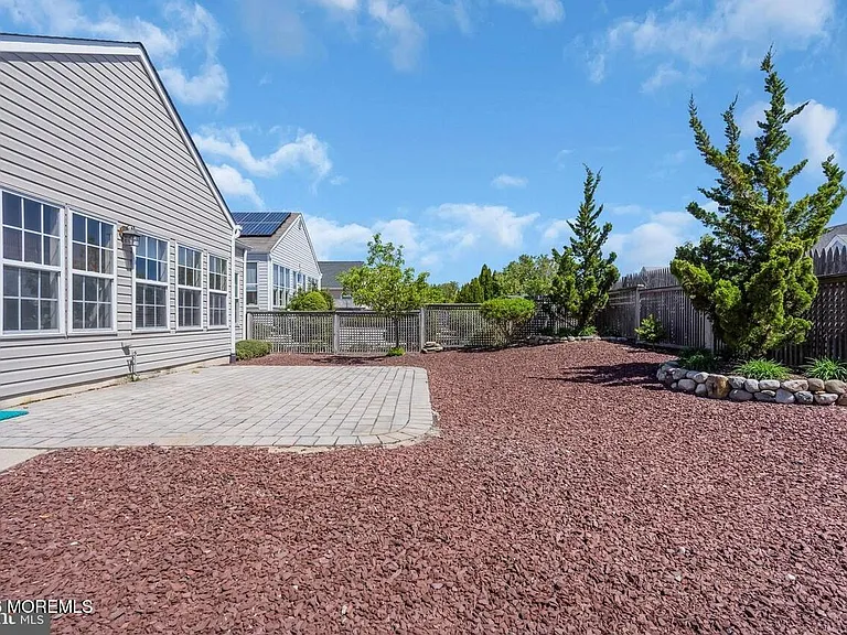 65 Summerhill Dr — Photo 24