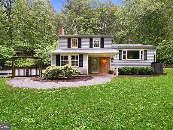 2nd image of 602 Grubbs Mill Rd