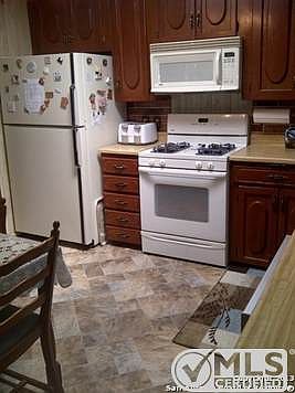 3rd image of 210 Winburn Ave