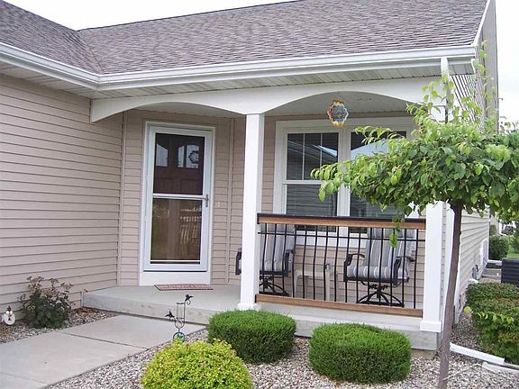 3rd image of 27 Tuscany Cir