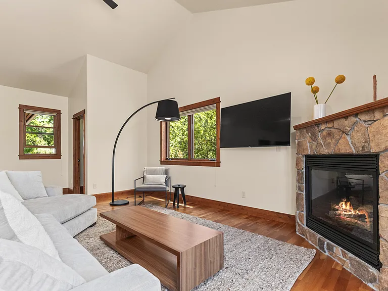 Upstairs Living Area