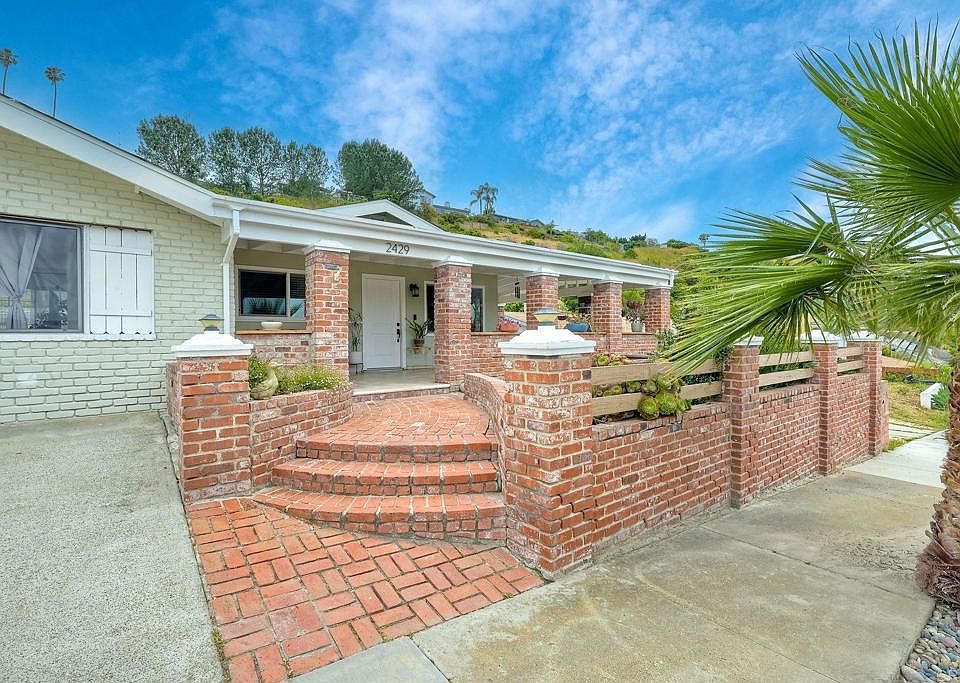 1st image of 2429 Sarbonne Dr