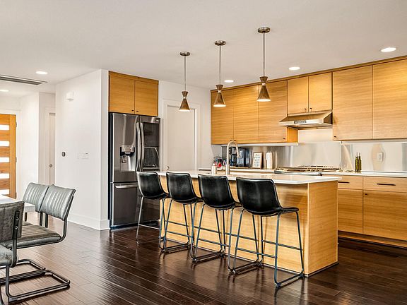 3rd image of 1124 Linden St #B