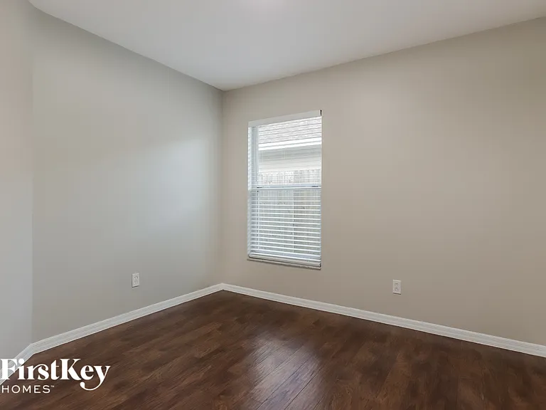 1823 Coyote Pl — Photo 12