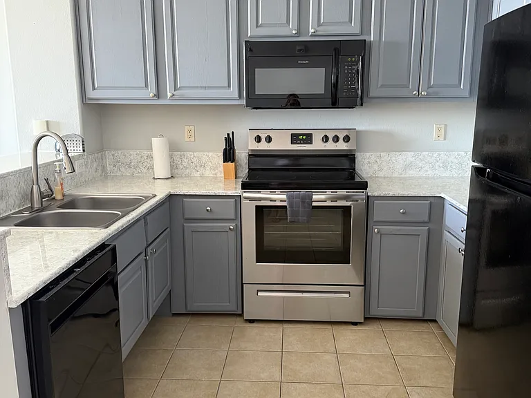 13415 Blue Heron Beach Dr #407 — Photo 8