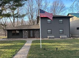 1721 3rd St, Camanche, IA 52730