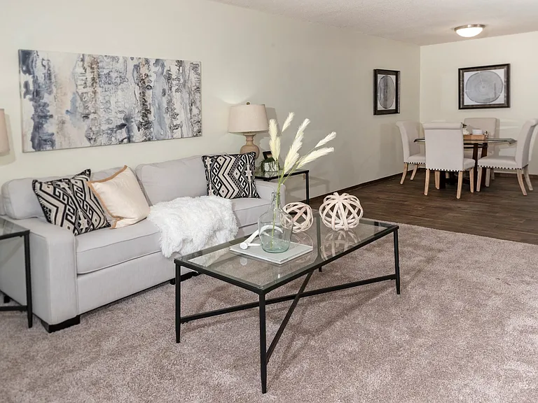 Burnsville Parkway Apartments — Photo 7
