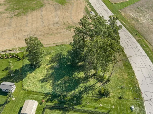 7322 Bluff Blvd, Fairborn, OH 45324
