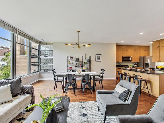 5th image of 2716 N Ashland Ave APT 3