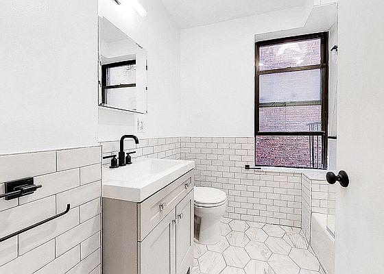 5th image of 336 E 13th St