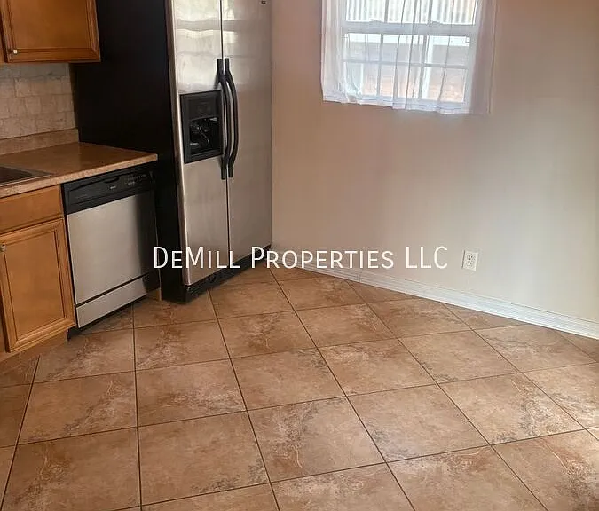 2559 S Linden Ave #3 — Photo 7