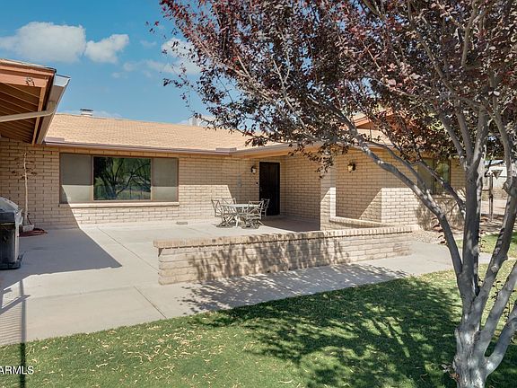3rd image of 38639 N 33rd Ave