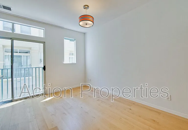 158 Holly Ct — Photo 4