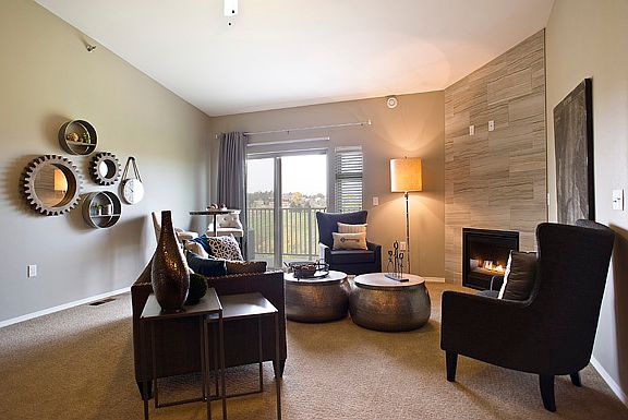 The Bluffs at Willow Run - 2 Bedroom + Den