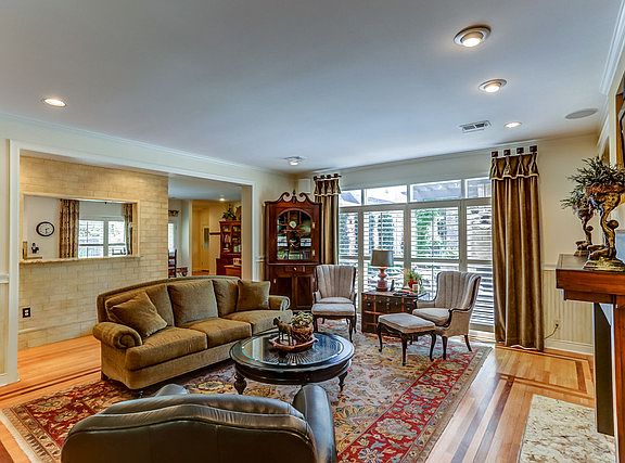4th image of 5145 Holmes Oaks Dr