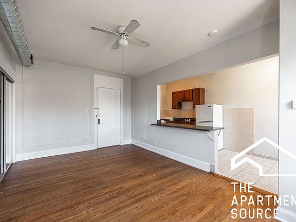 3rd image of 2712 N Milwaukee Ave APT 305