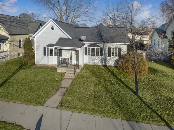 1510 Elizabeth Ave, Marinette, WI 54143