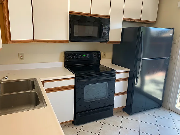 10142 Peaceful Ct — Photo 5