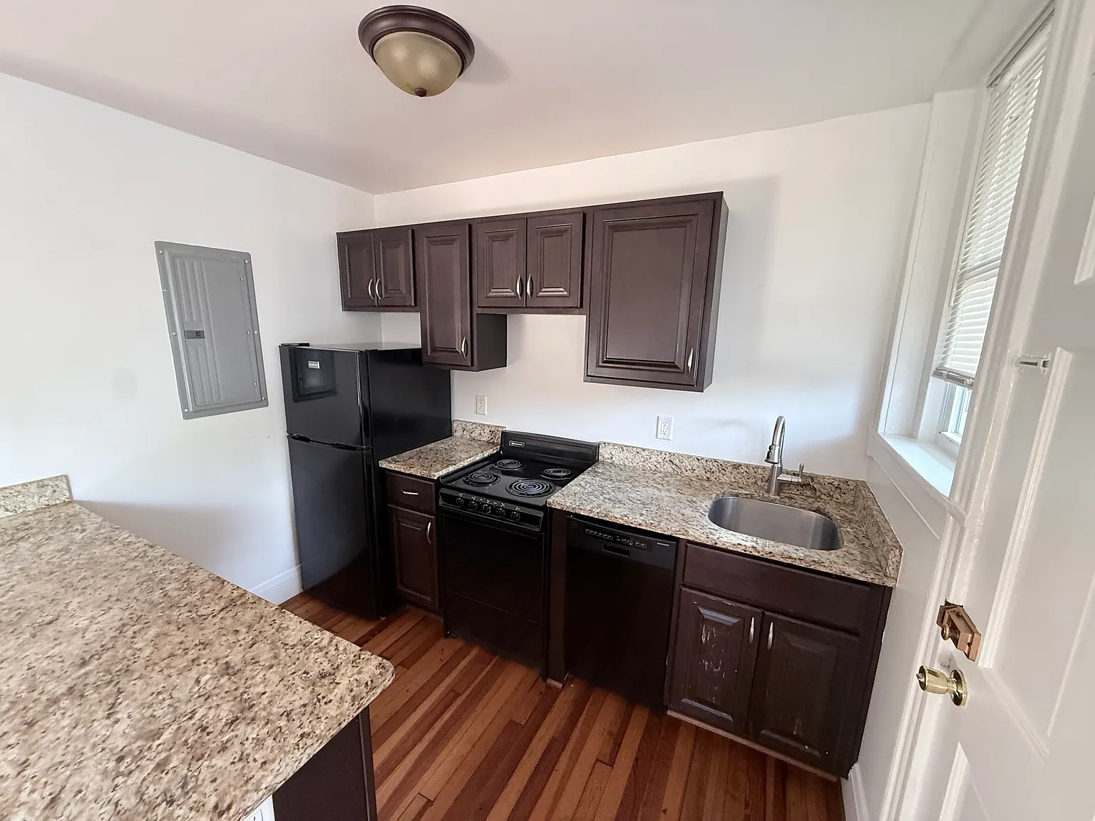 1 bed, 650 sqft, $1,225 — Photo 1