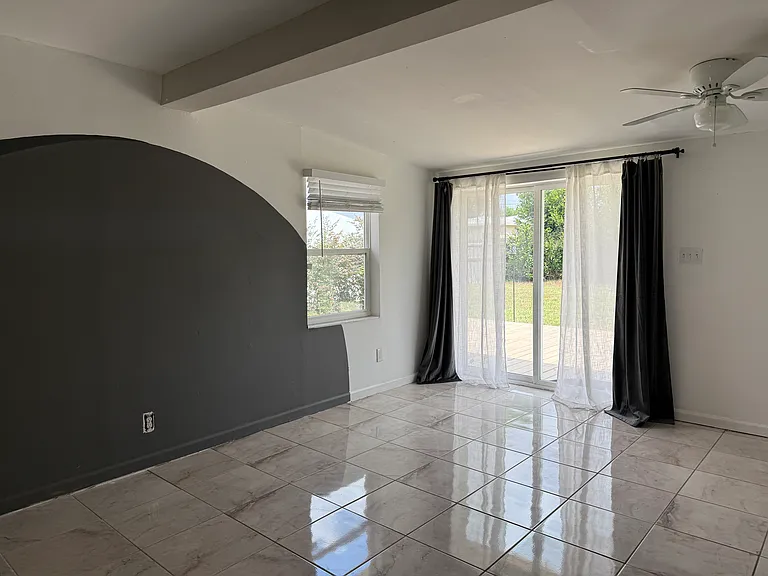 859 Canovia Ave — Photo 17
