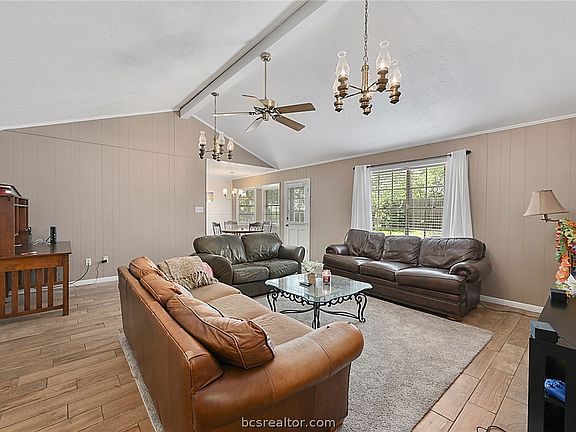 2nd image of 3508 Oak Hollow Dr