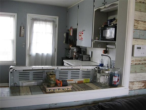 4th image of 905 N Patchin Ave