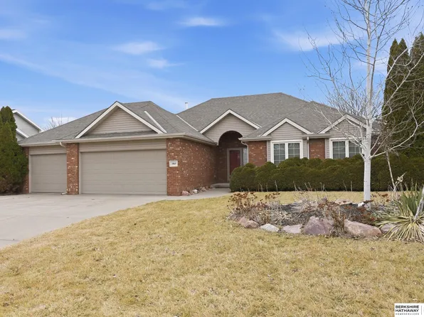 3860 N 208th St, Elkhorn, NE 68022