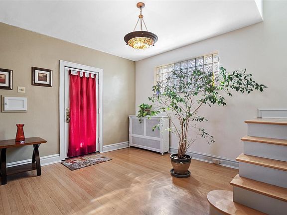 5th image of 3818 Loughborough Ave