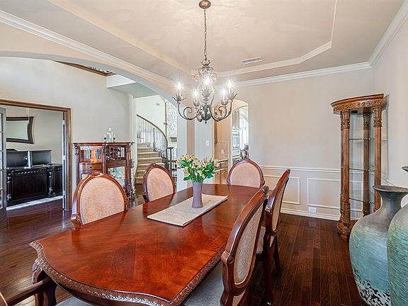 5th image of 5506 Overbrook Ct
