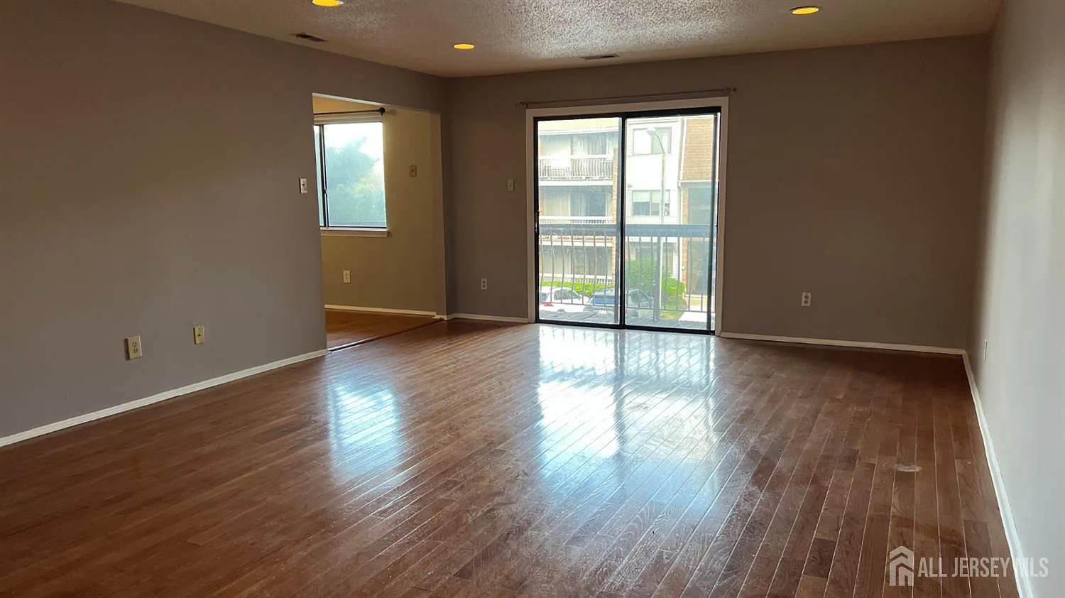 2 bed, 2.0 bath, 1248 sqft, $2,350 — Photo 4