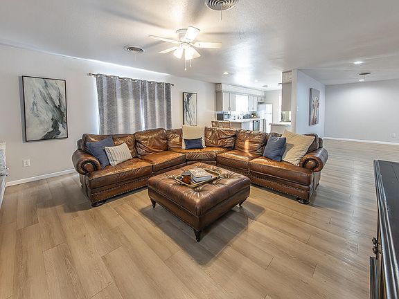 4th image of 3613 58th St