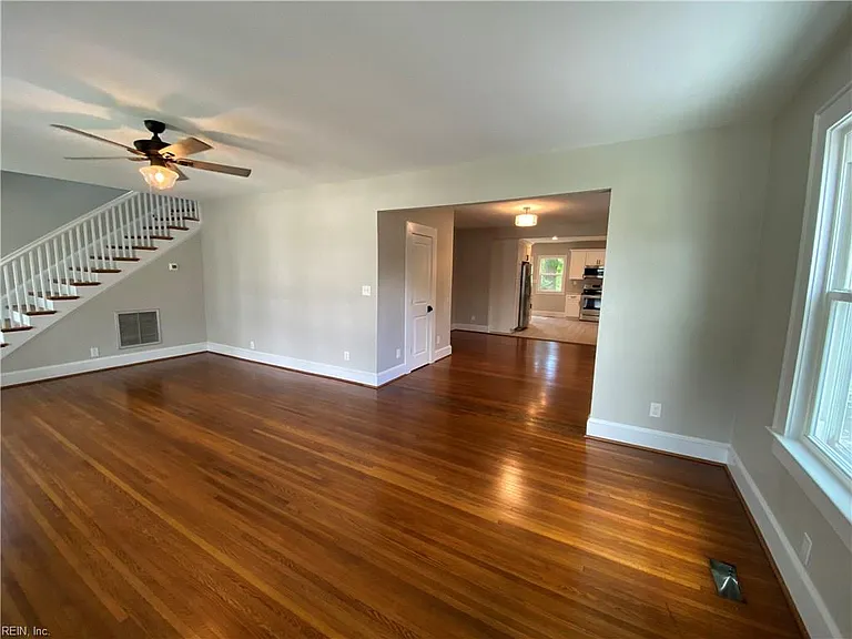 316 Roselynn Ln — Photo 3