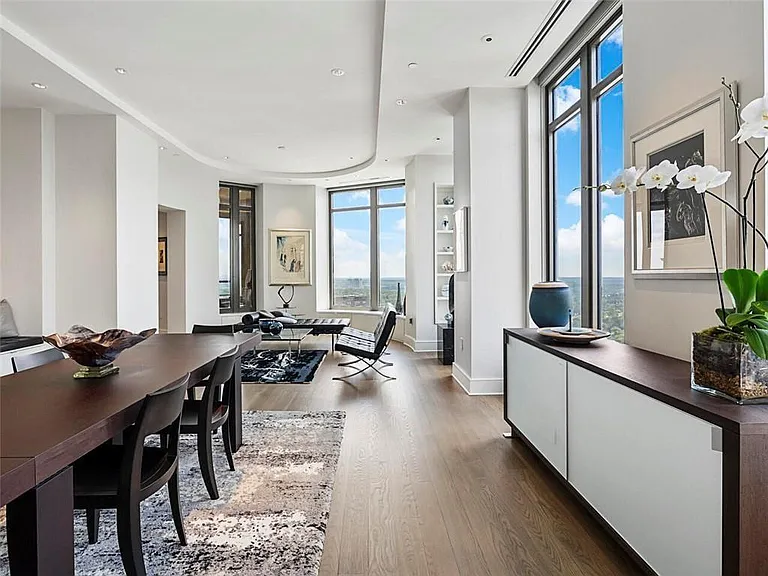 3376 Peachtree Rd #44B — Photo 9